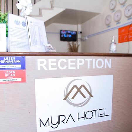 Myra Hotel Мерсинг Екстериор снимка