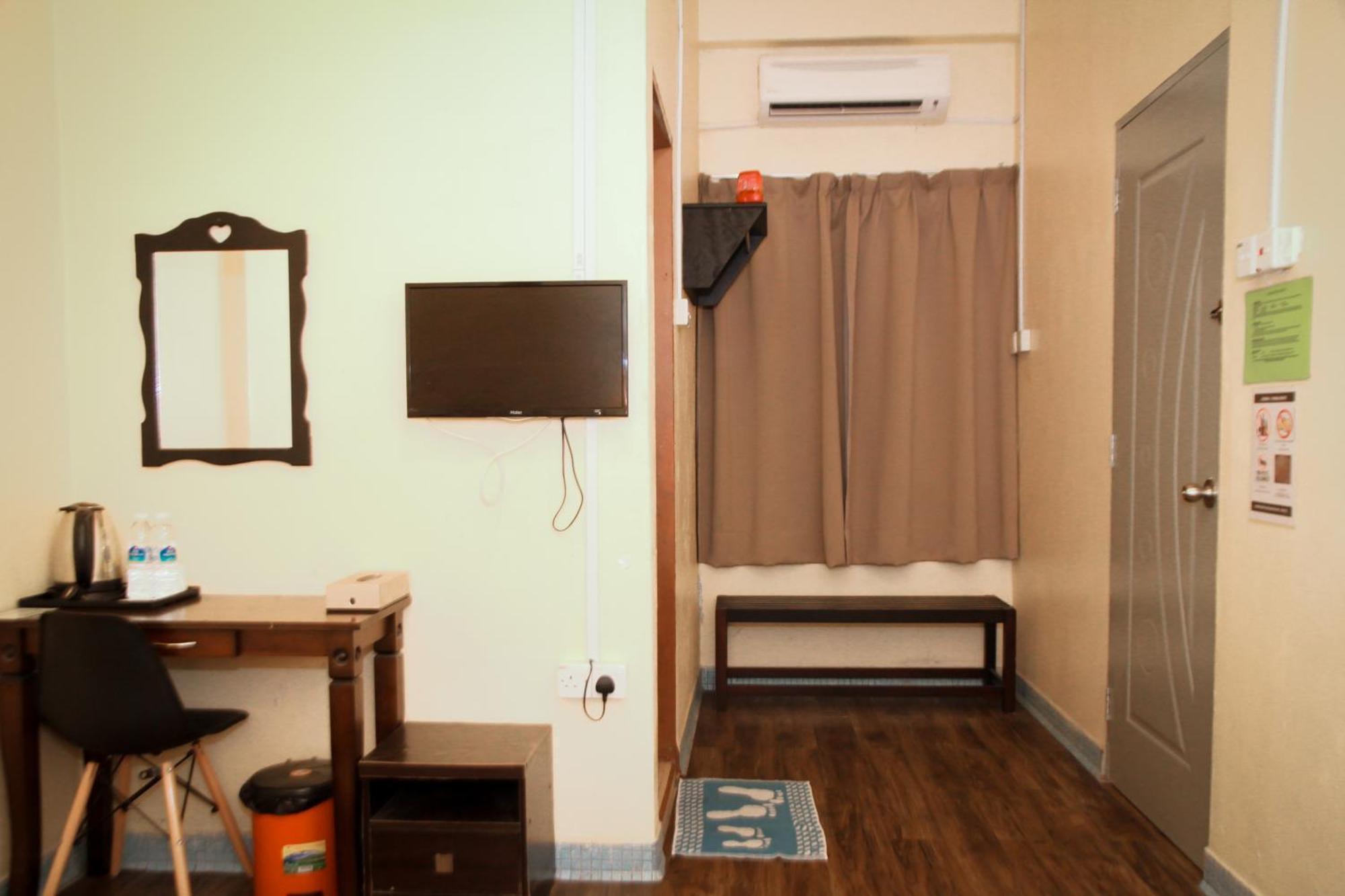 Myra Hotel Мерсинг Екстериор снимка
