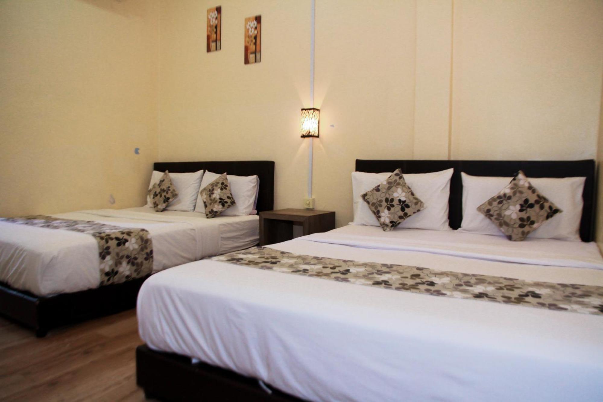 Myra Hotel Мерсинг Екстериор снимка