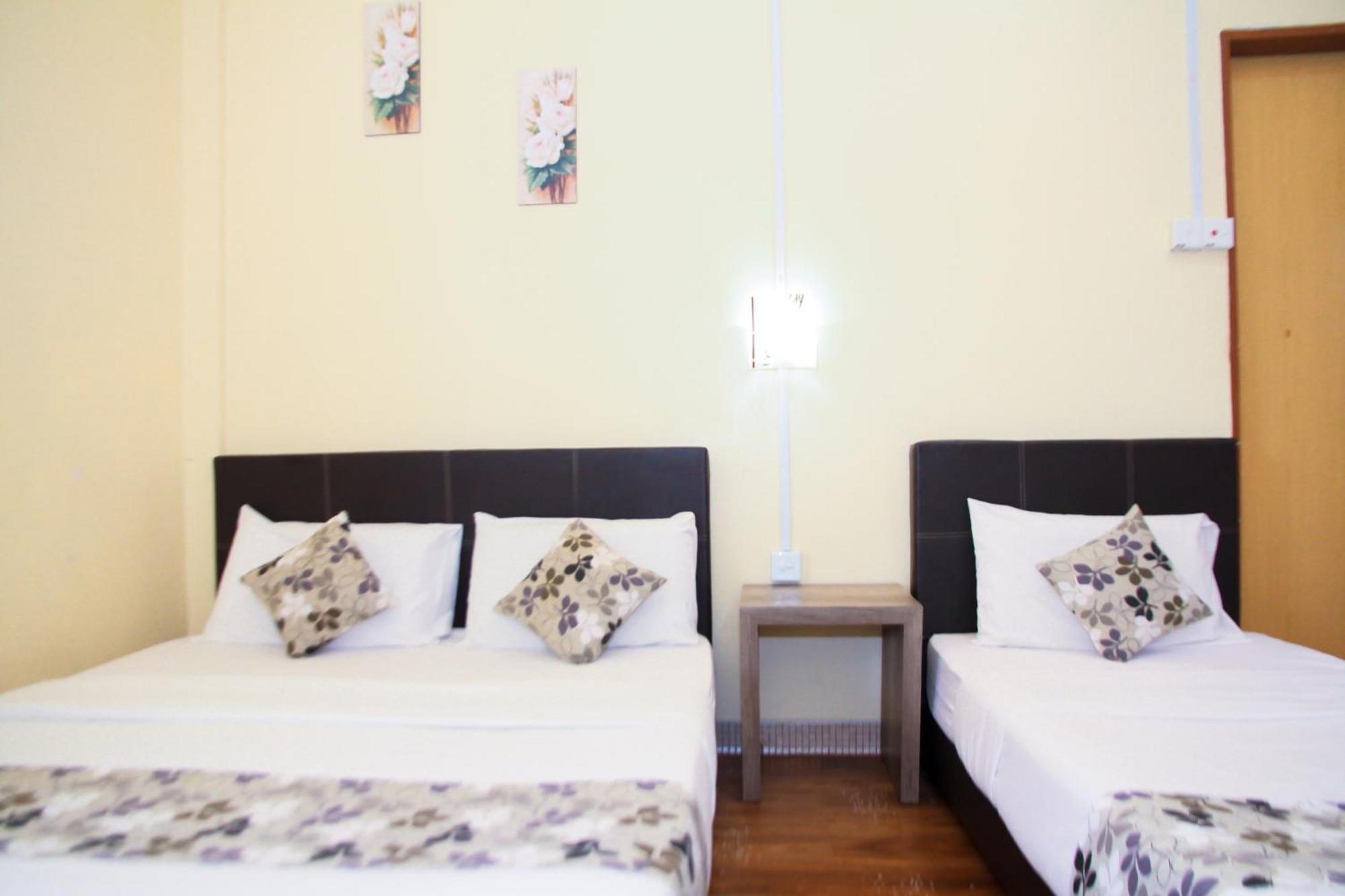Myra Hotel Мерсинг Екстериор снимка