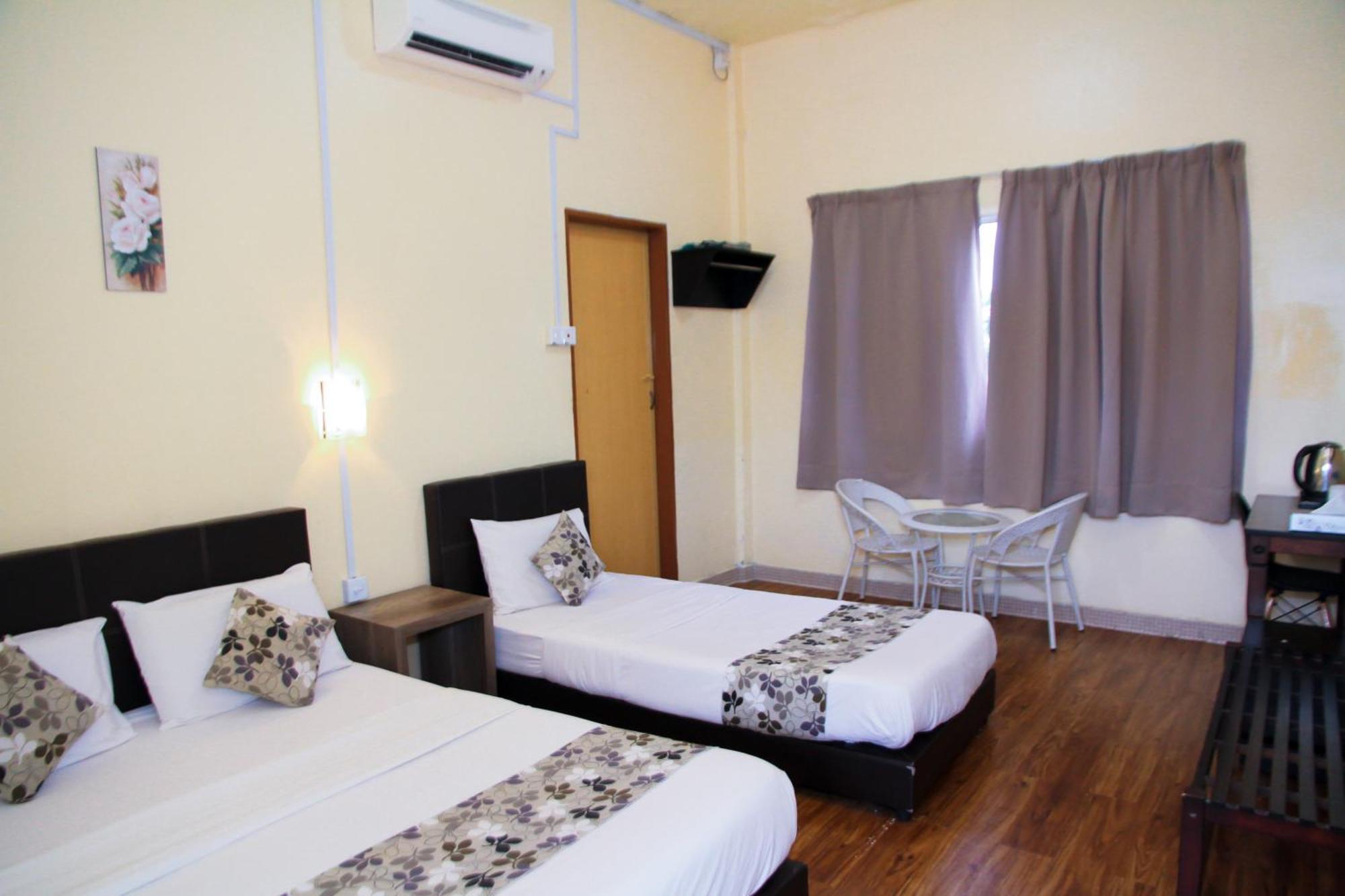 Myra Hotel Мерсинг Екстериор снимка
