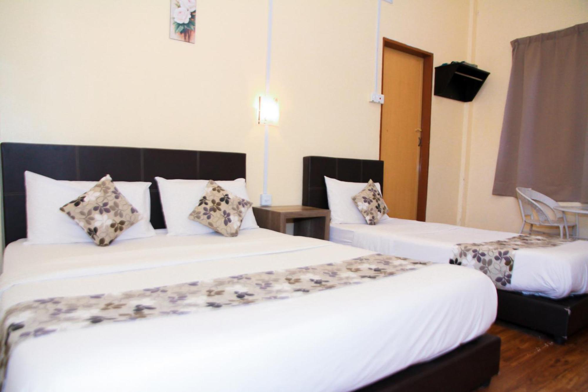 Myra Hotel Мерсинг Екстериор снимка
