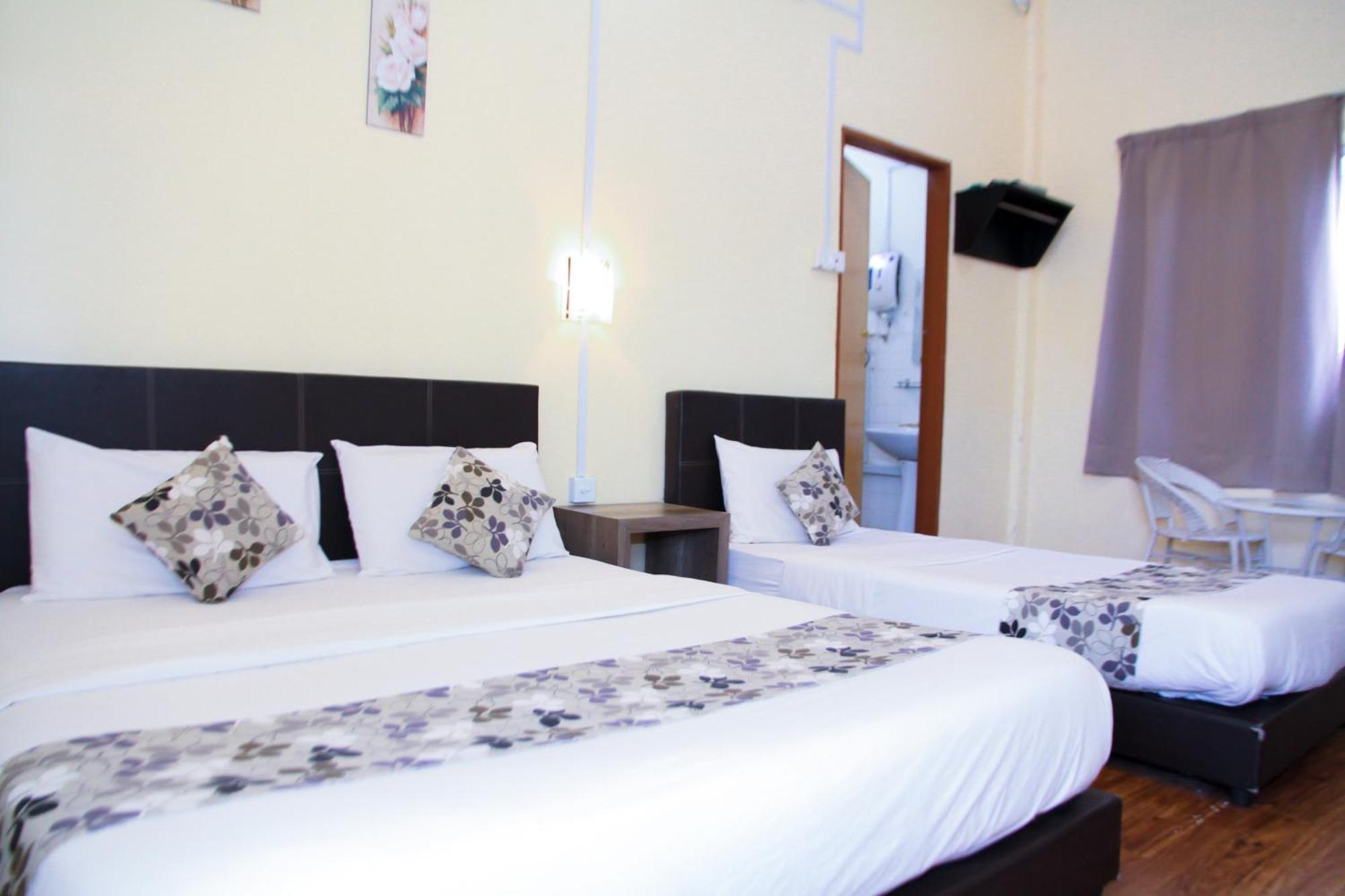 Myra Hotel Мерсинг Екстериор снимка
