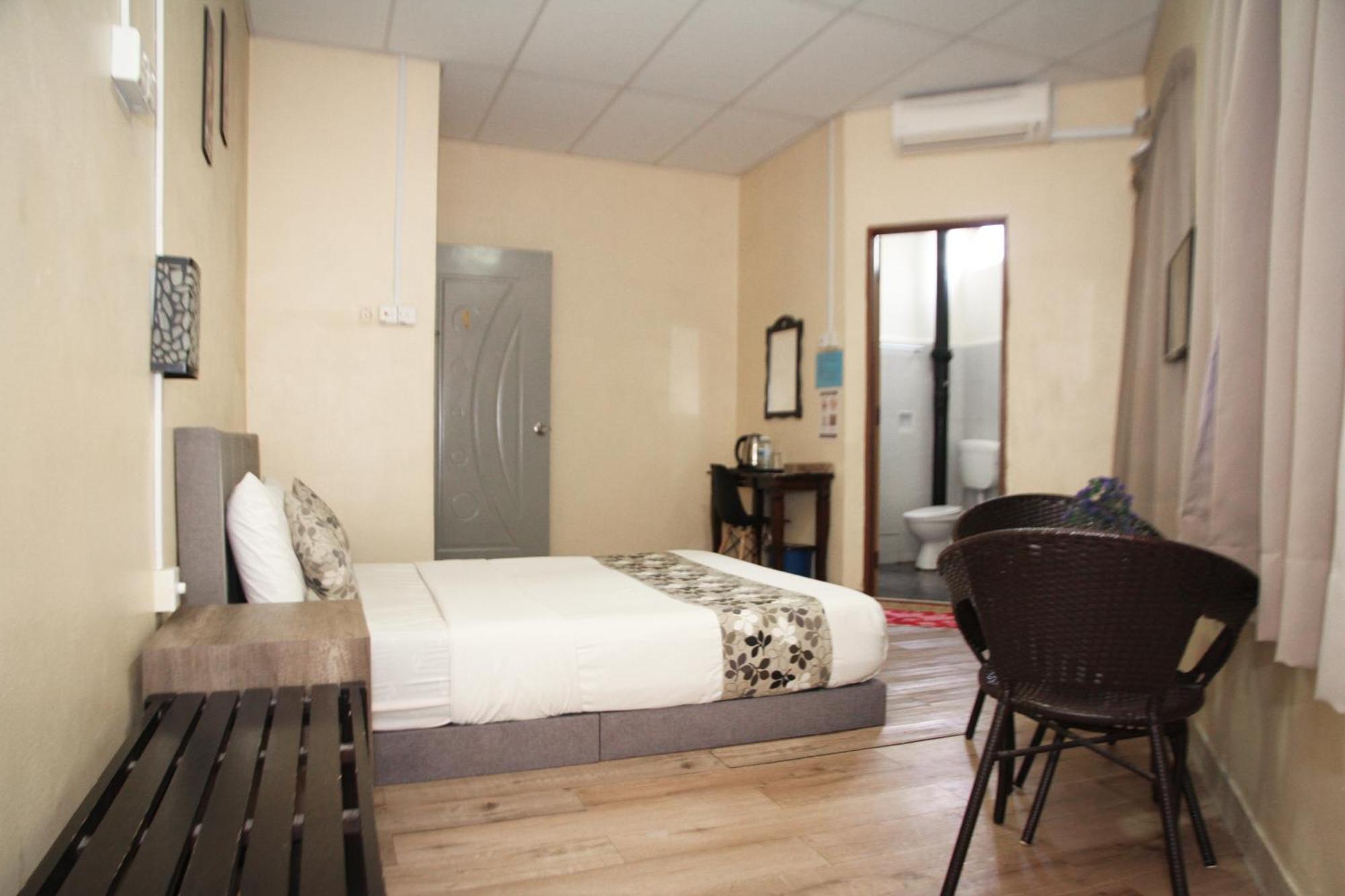 Myra Hotel Мерсинг Екстериор снимка