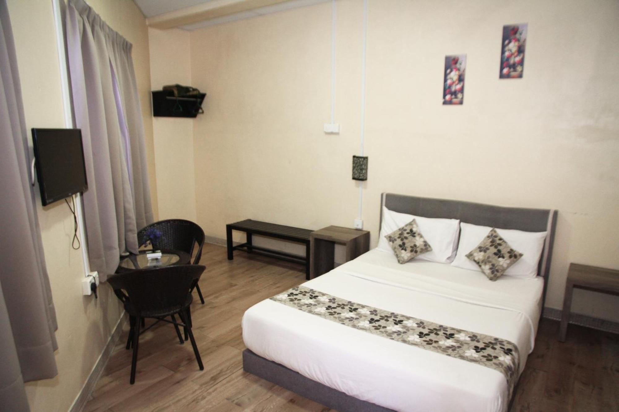 Myra Hotel Мерсинг Екстериор снимка