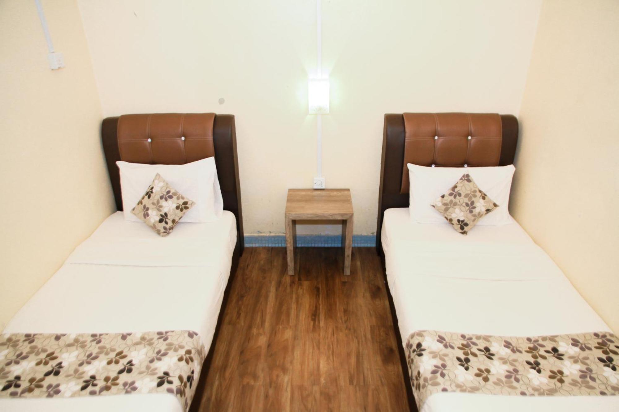 Myra Hotel Мерсинг Екстериор снимка